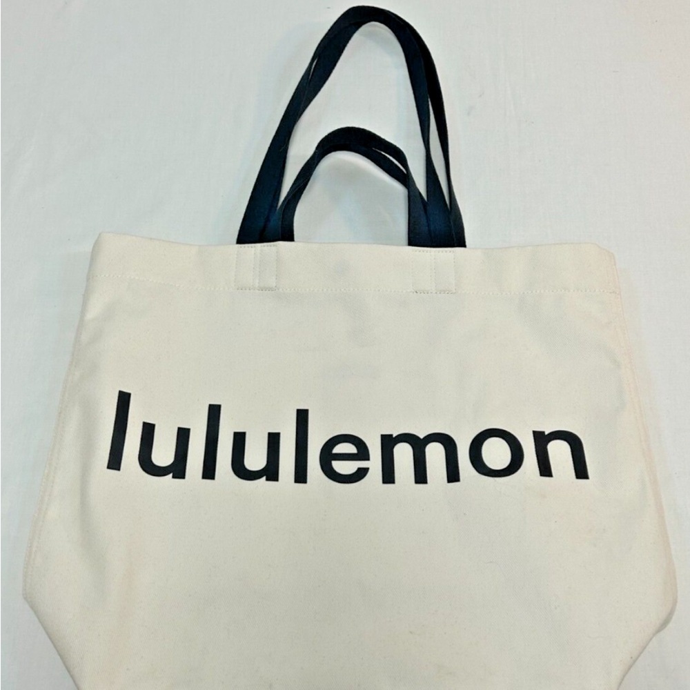 Lululemon White Cream Tote Bag - Picture 5 of 8
